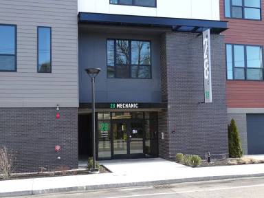 Main picture of 28 Mechanic St