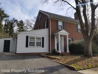 Main picture of 92 W Park Pl