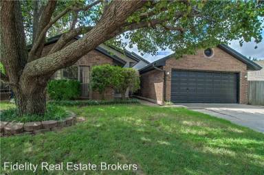 Main picture of 532 NW 171st St