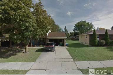 Main picture of 2171 Packerland Dr