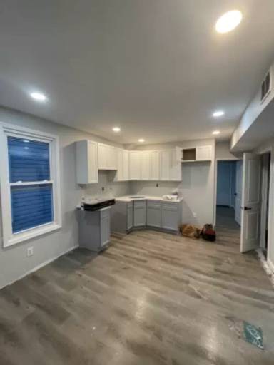 Main picture of 50 S 12th St