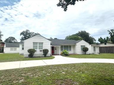 Main picture of 5951 Clifton Ave