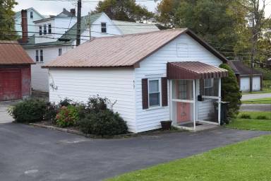 Main picture of 417 E Cherry Ln