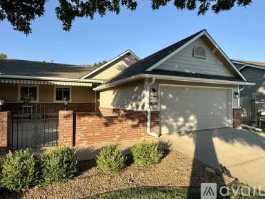 Main picture of 4824 N Hedgerow St