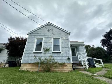Main picture of 1401 W 8th Ave