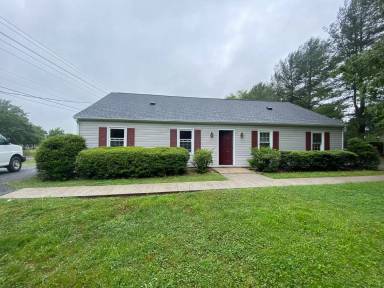 Main picture of 100 Forest Park Dr