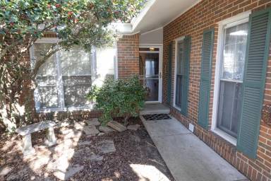 Main picture of 2043 Hazel Hedge Ln