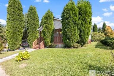 Main picture of 63 Fickley Dr