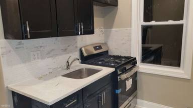 Main picture of 836 Jackson Ave