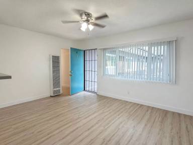 Main picture of 122 E 55th St