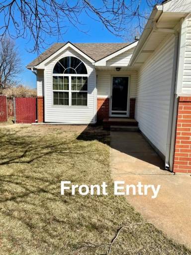 Main picture of 720 Deerfield Cir