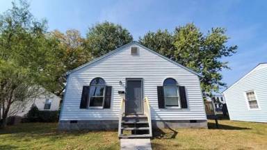 Main picture of 5314 Bloomingdale Ave