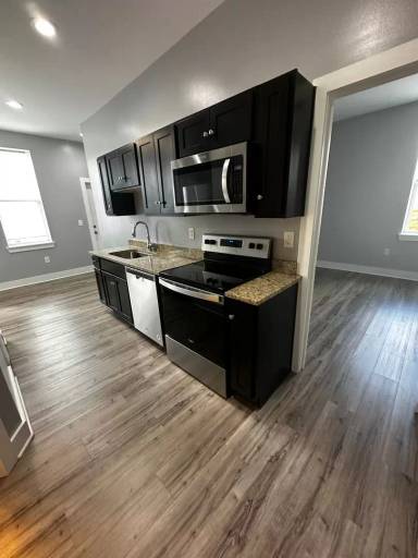Main picture of 4632 Centre Ave