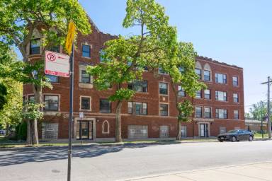 Main picture of 7203 S Dorchester Ave