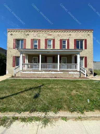 Main picture of 1001 N Saginaw St
