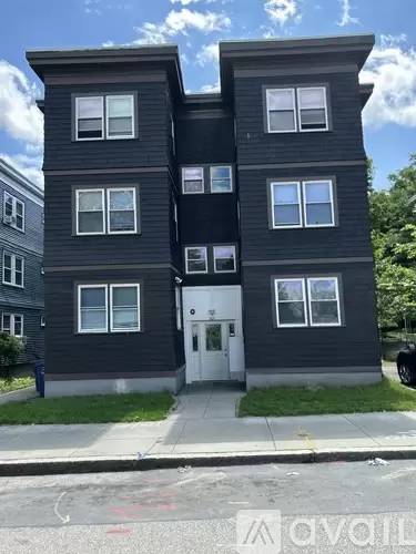 Main picture of 305 Cummins Hwy