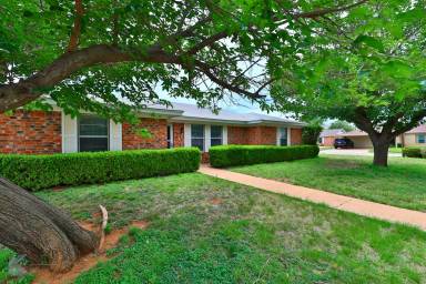 Main picture of 2381 Brenda Ln