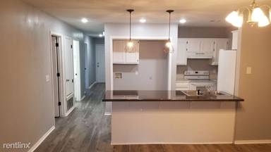 Main picture of 2421 W Gum St