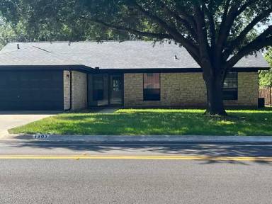 Main picture of 1307 T H Johnson Dr