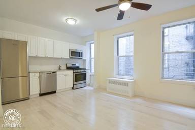 Main picture of 146 E 19th St