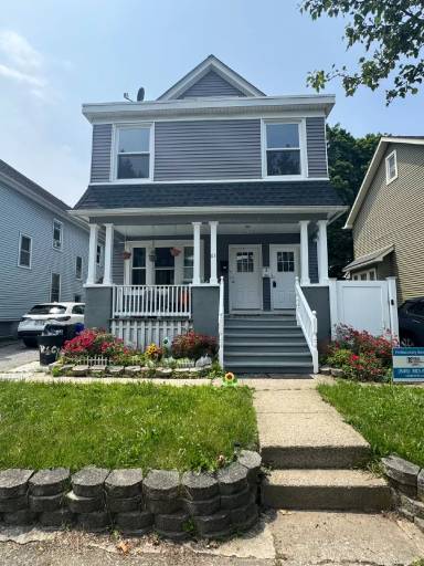 Main picture of 61 Townsend Ave