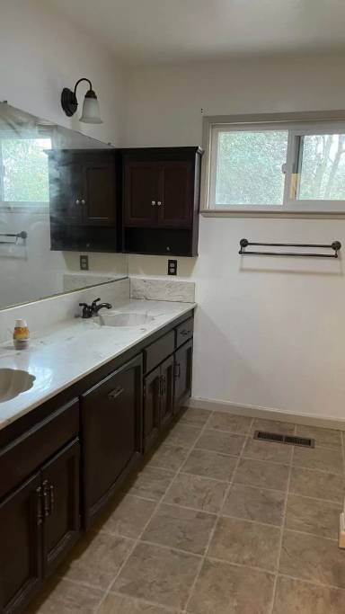Main picture of 5822 Crestview Dr