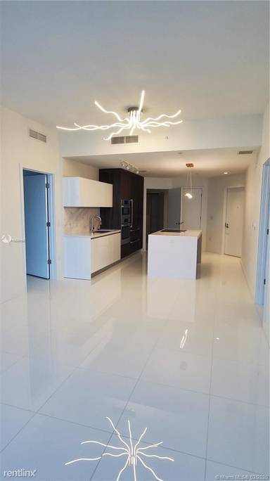 Main picture of Paramount Miami Worldcenter