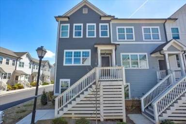 Main picture of 1272 Carbon Ct SE