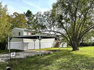 Main picture of 2413 Salmon St
