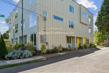 Main picture of 4485 NE Rodney Ave