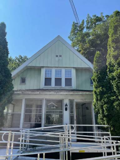 Main picture of 1027 Eleanor Ave