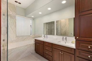 Main picture of 701 Loma Adria