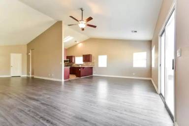 Main picture of 5908 Kane Holly St