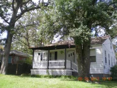 Main picture of 3904 Golf Links Blvd