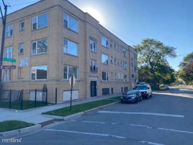 Main picture of 1155 E 72nd St