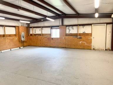 Main picture of 224 E Chapel View Dr
