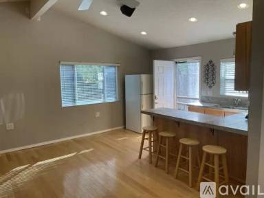 Main picture of 960 2nd St