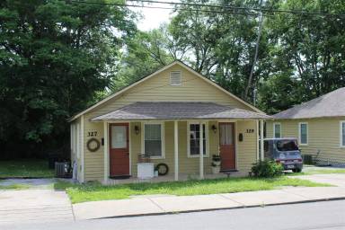 Main picture of 405 Granbury St