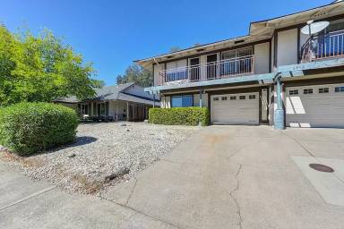 Main picture of 2615 S Whitney Blvd