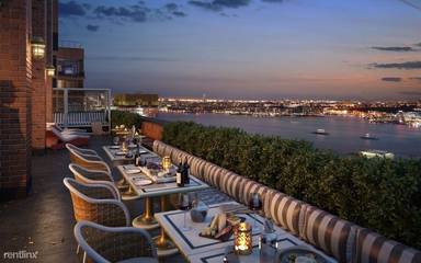 Main picture of 522 W 38th St