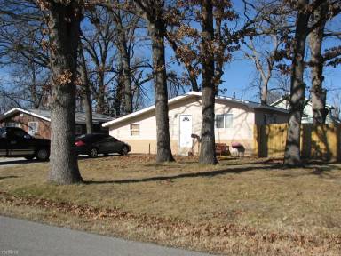 Main picture of 2001 W Lynn St