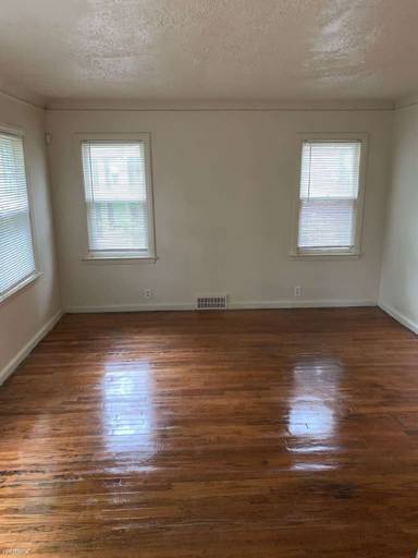 Main picture of 17290 Chapel St