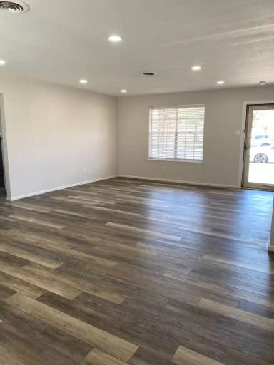 Main picture of 3600 Springbrook Dr