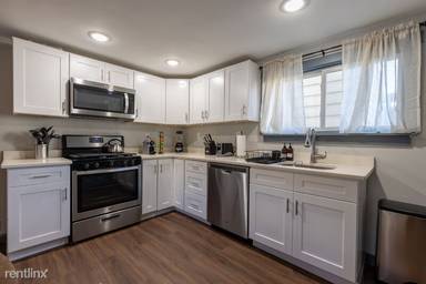 Main picture of 564 E 7th St