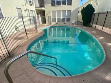 Main picture of 1732 N Harvard Blvd