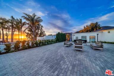 Main picture of 350 Bellino Dr