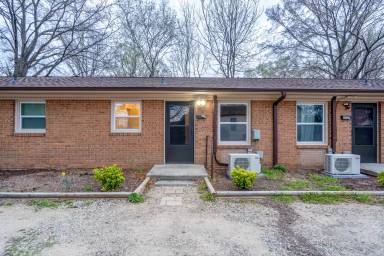 Main picture of 745 Arbor St NE