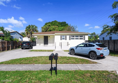 Main picture of 741 NW 17th St