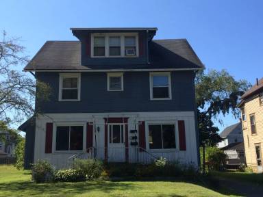 Main picture of 130 Whitney Ave S