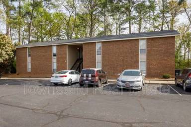 Main picture of Centuy Oaks Apartments